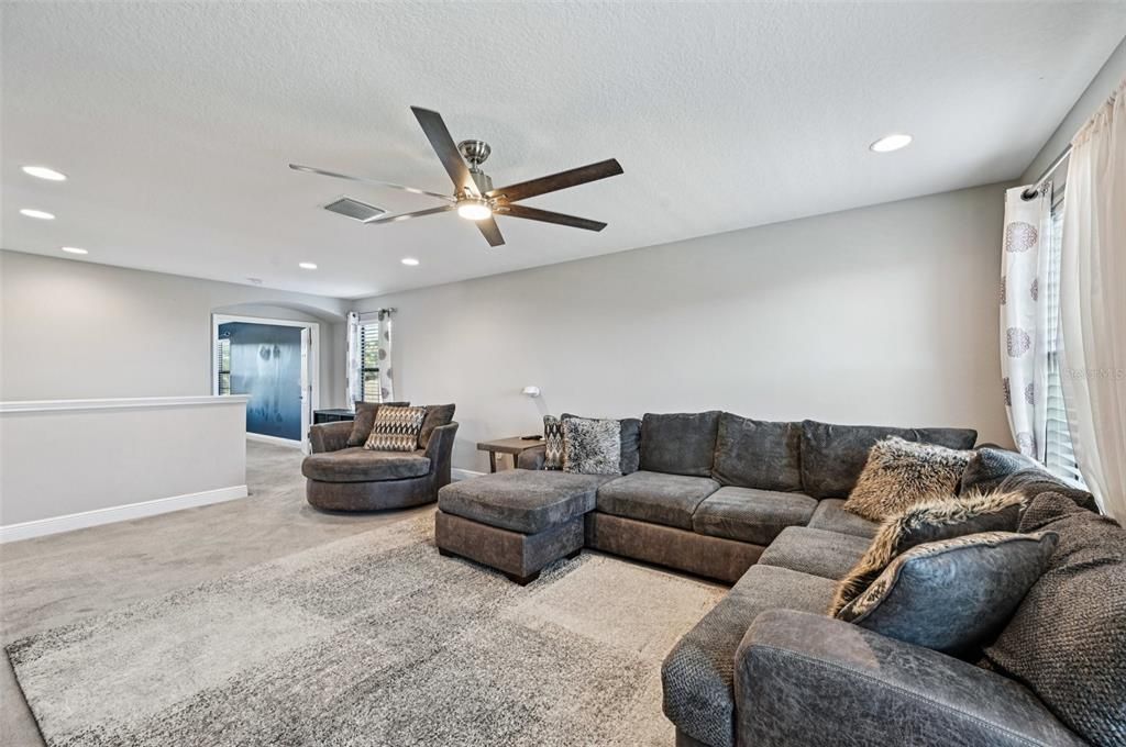 En Venta: $725,000 (5 camas, 3 baños, 3381 Pies cuadrados)