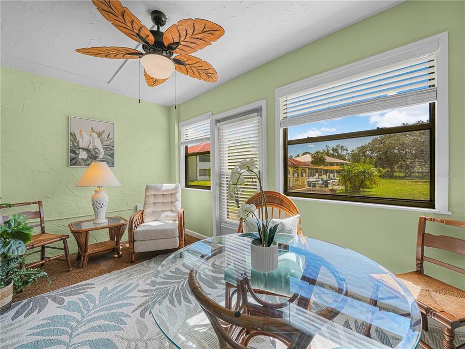 待售: $164,900 (2 贝兹, 2 浴室, 1185 平方英尺)