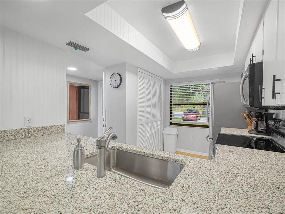 待售: $164,900 (2 贝兹, 2 浴室, 1185 平方英尺)