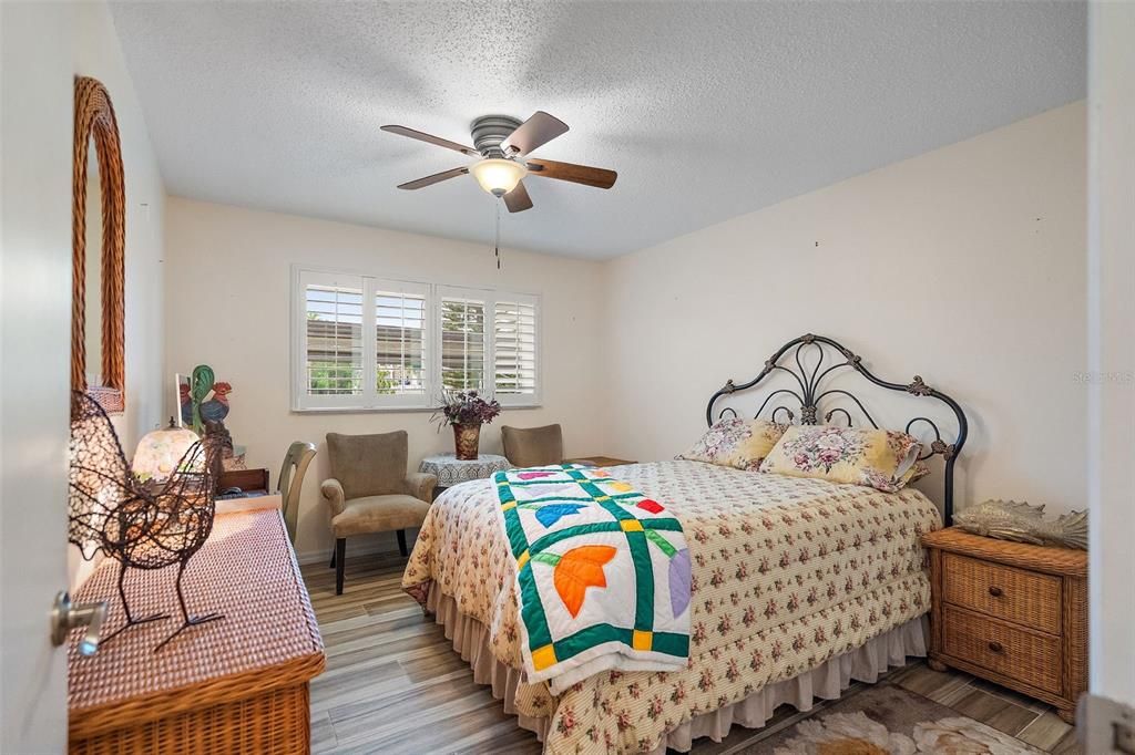 Active With Contract: $245,000 (2 beds, 2 baths, 1480 Square Feet)