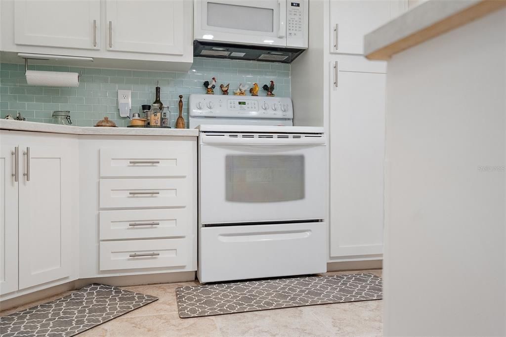 Active With Contract: $245,000 (2 beds, 2 baths, 1480 Square Feet)