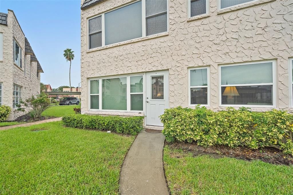 Active With Contract: $245,000 (2 beds, 2 baths, 1480 Square Feet)