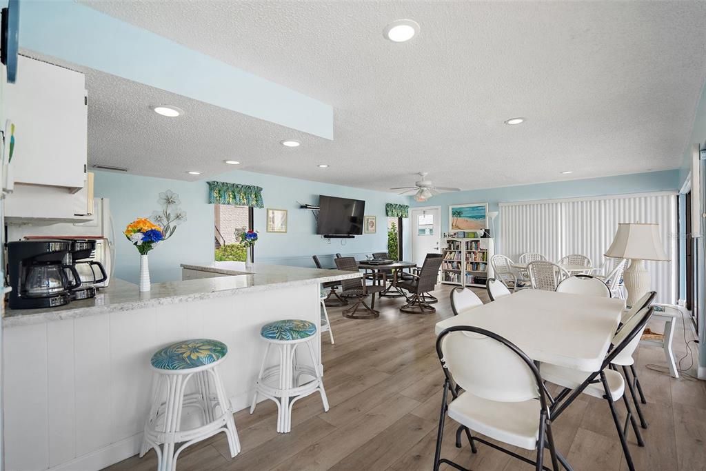 Active With Contract: $245,000 (2 beds, 2 baths, 1480 Square Feet)