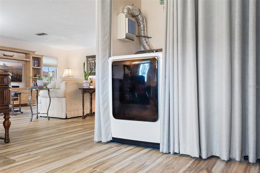 Active With Contract: $245,000 (2 beds, 2 baths, 1480 Square Feet)