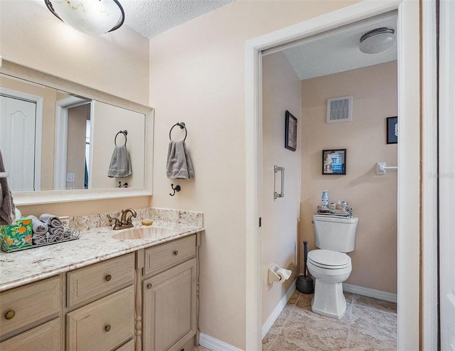 Active With Contract: $245,000 (2 beds, 2 baths, 1480 Square Feet)