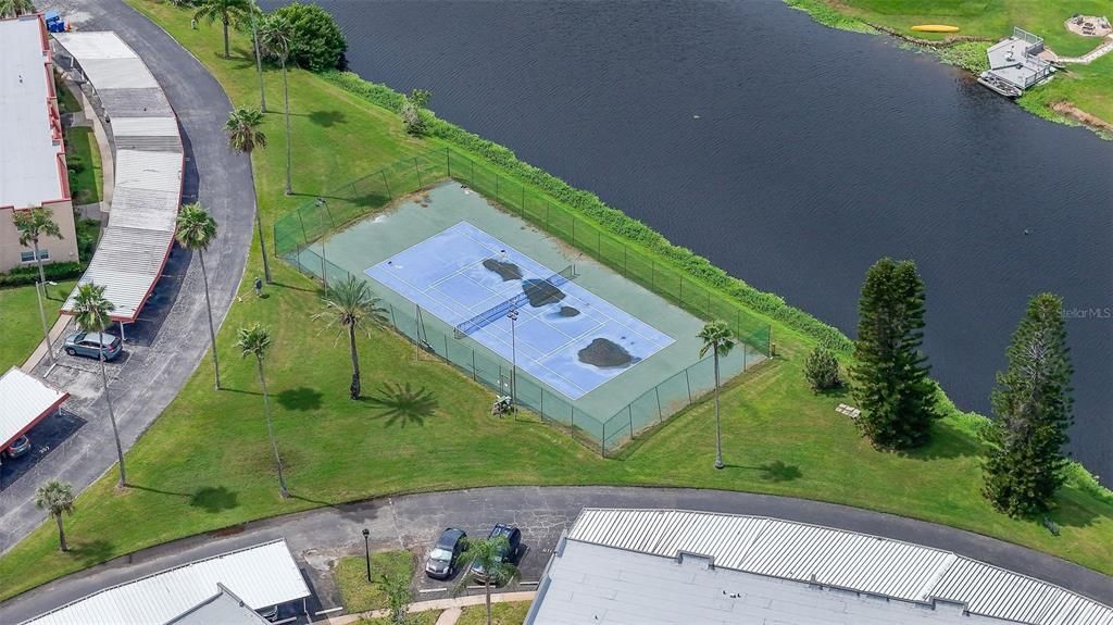 Active With Contract: $245,000 (2 beds, 2 baths, 1480 Square Feet)