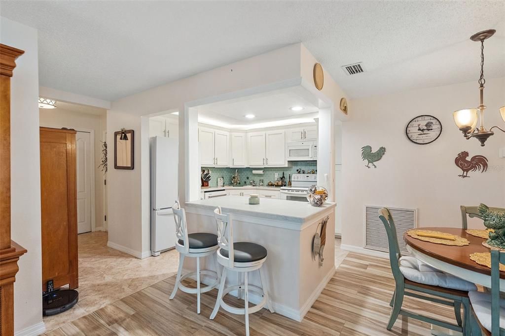 Active With Contract: $245,000 (2 beds, 2 baths, 1480 Square Feet)