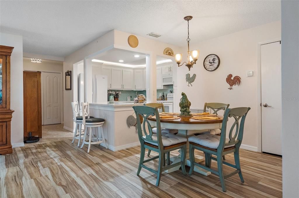 Active With Contract: $245,000 (2 beds, 2 baths, 1480 Square Feet)