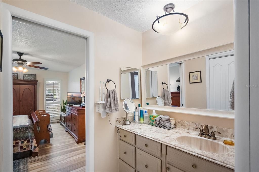 Active With Contract: $245,000 (2 beds, 2 baths, 1480 Square Feet)