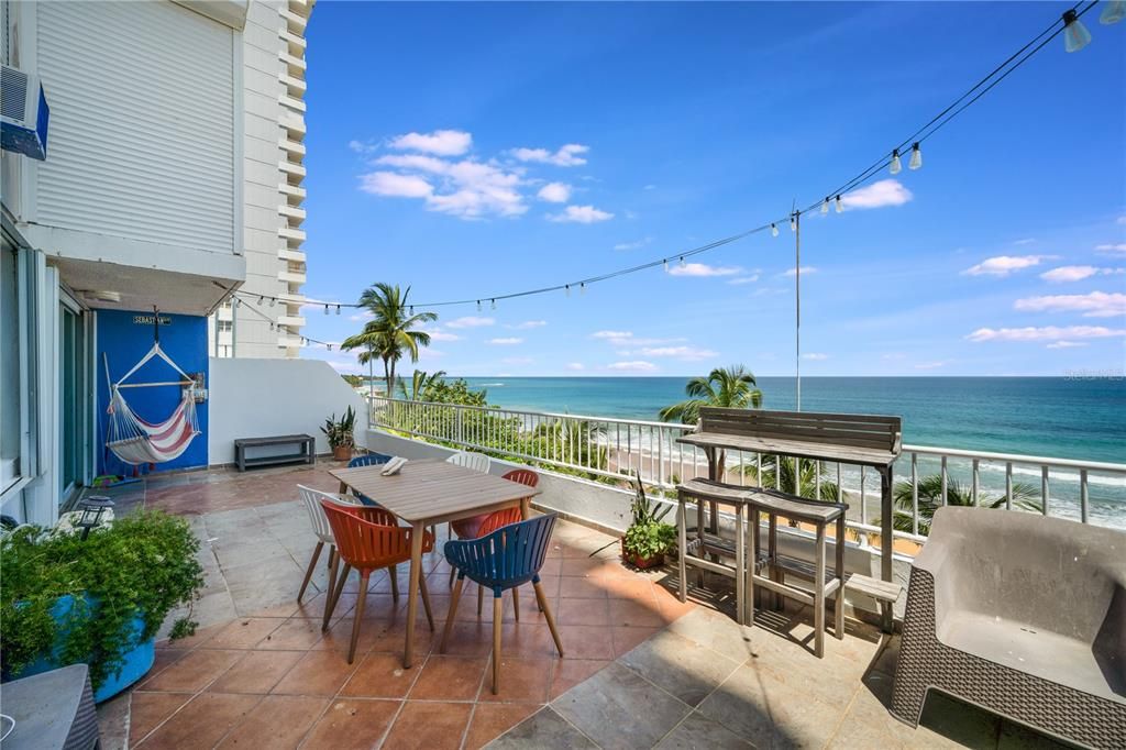 合同活跃: $295,000 (2 贝兹, 1 浴室, 745 平方英尺)