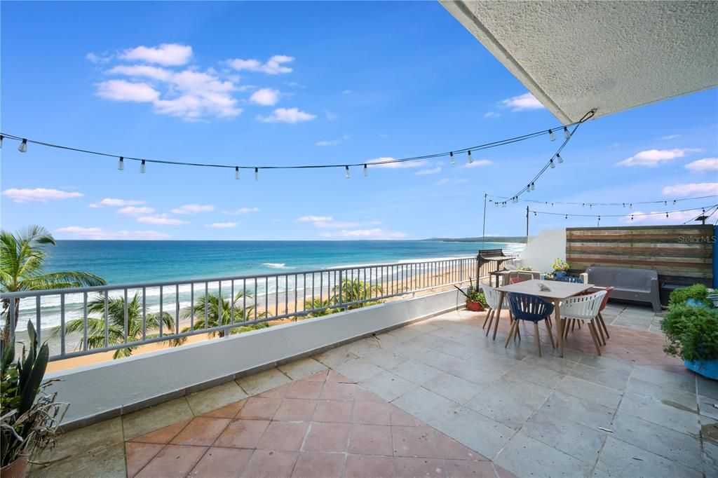 合同活跃: $295,000 (2 贝兹, 1 浴室, 745 平方英尺)