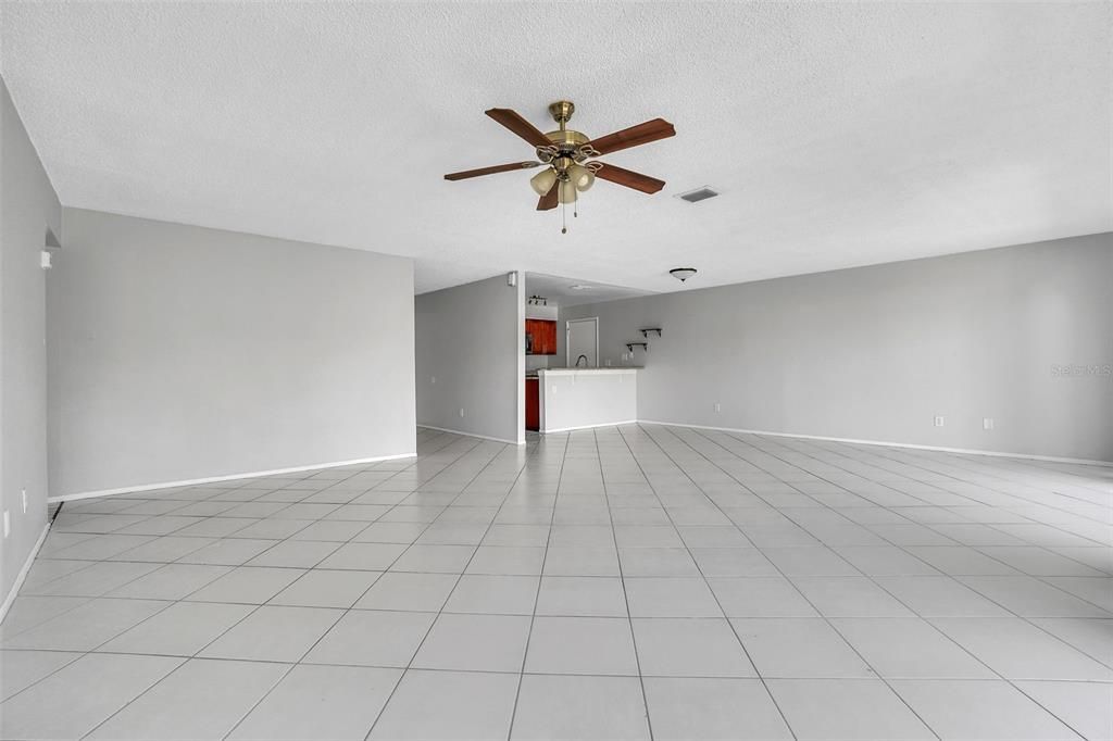 待售: $350,000 (3 贝兹, 2 浴室, 1494 平方英尺)