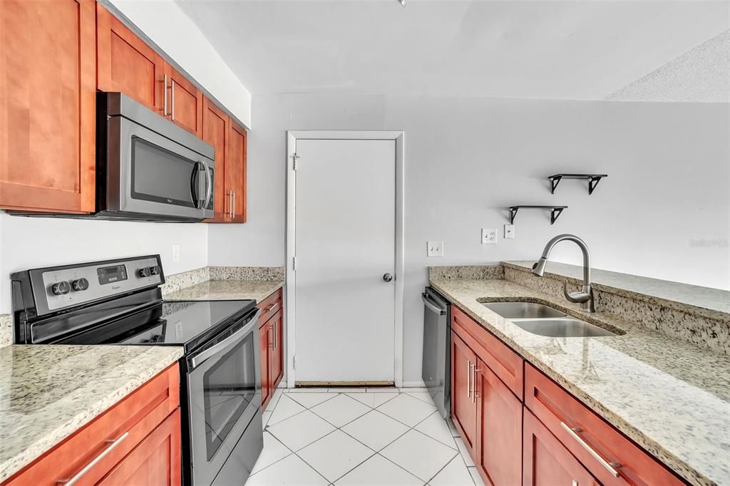 待售: $350,000 (3 贝兹, 2 浴室, 1494 平方英尺)