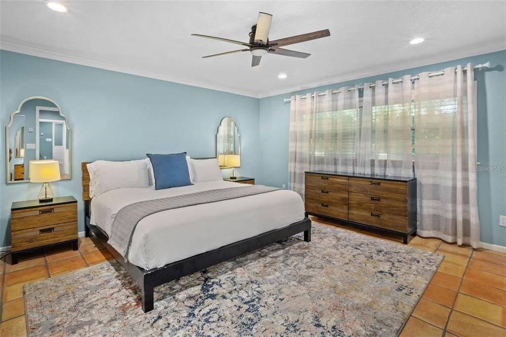 For Sale: $475,000 (4 beds, 3 baths, 2722 Square Feet)