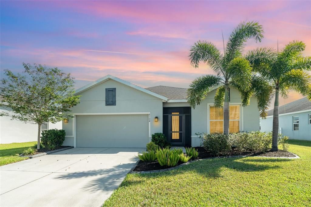 For Sale: $399,000 (3 beds, 2 baths, 1818 Square Feet)