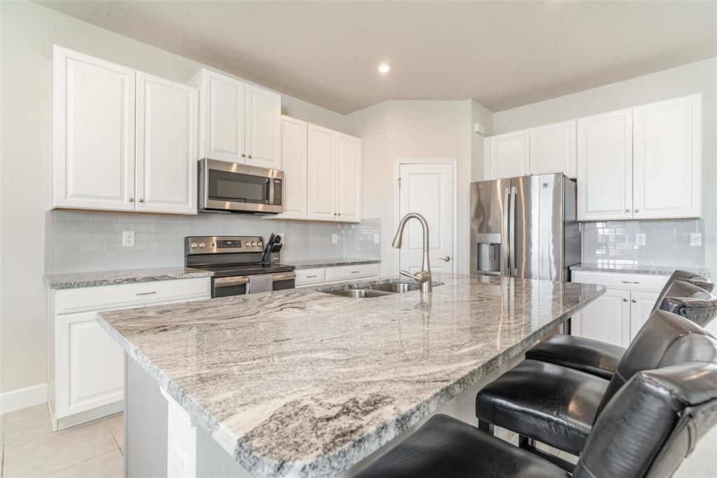 For Sale: $399,000 (3 beds, 2 baths, 1818 Square Feet)