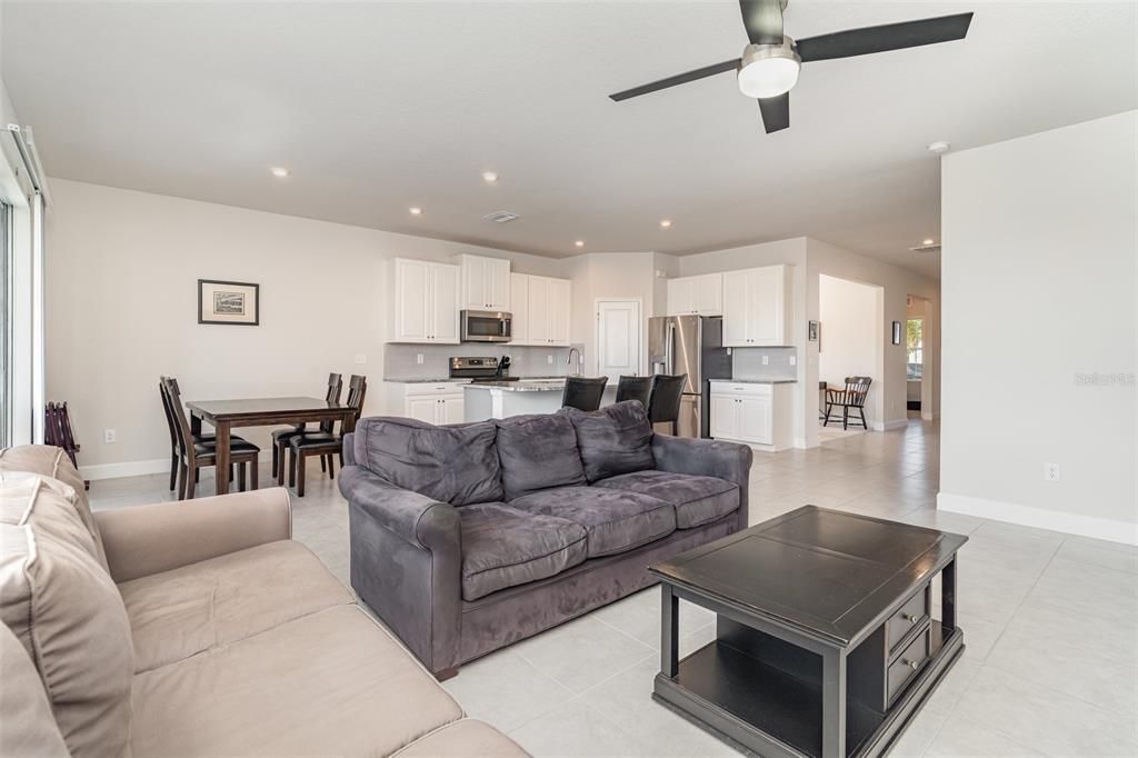 For Sale: $399,000 (3 beds, 2 baths, 1818 Square Feet)