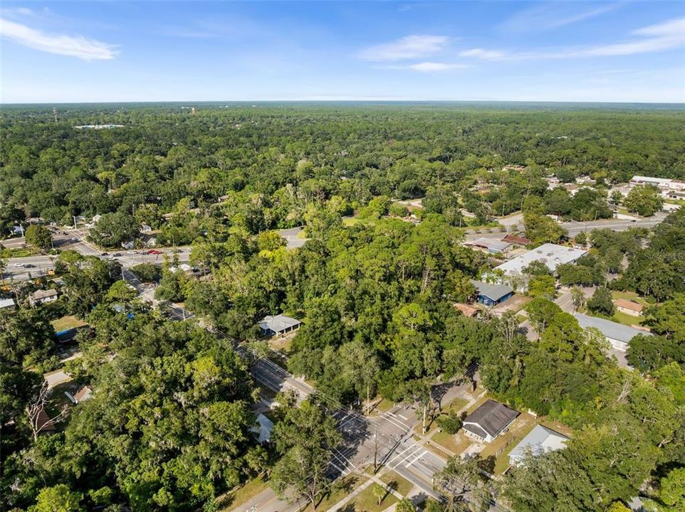 待售: $299,999 (0.17 acres)