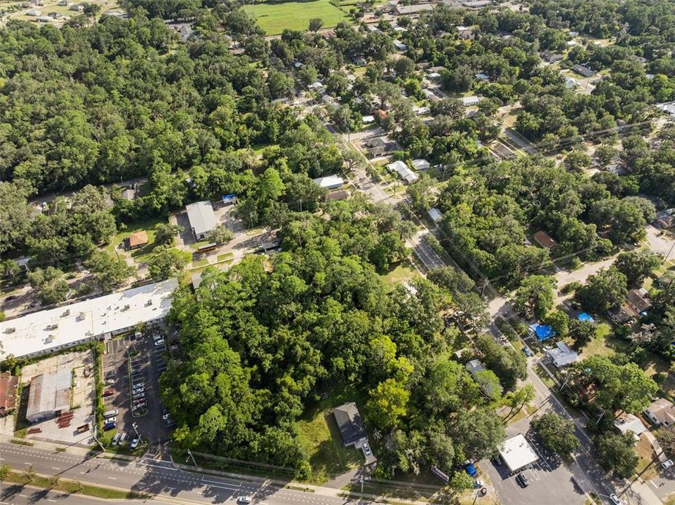 待售: $299,999 (0.17 acres)