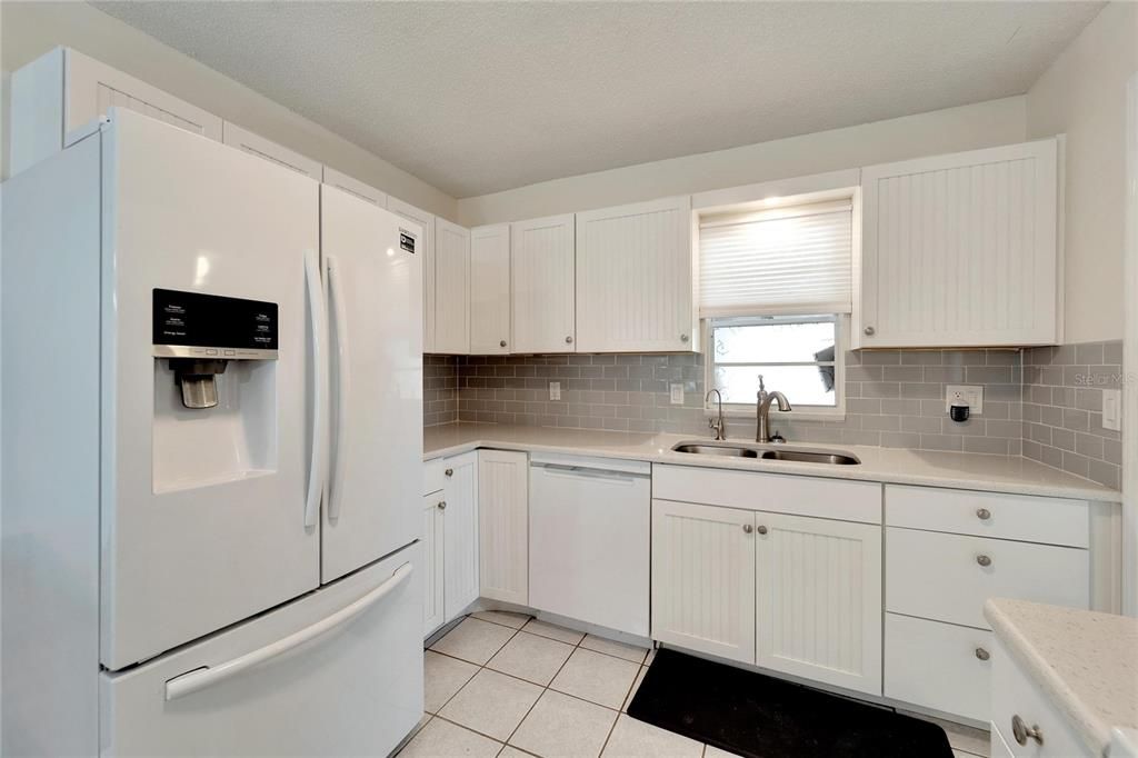 出租: $2,100 (2 贝兹, 2 浴室, 1620 平方英尺)