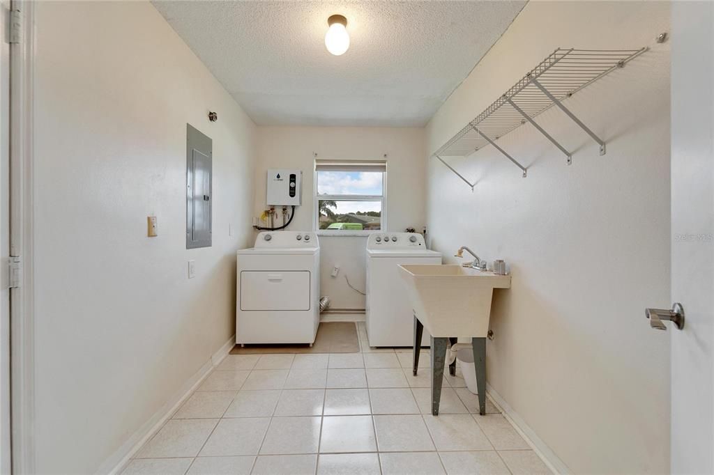 出租: $2,100 (2 贝兹, 2 浴室, 1620 平方英尺)