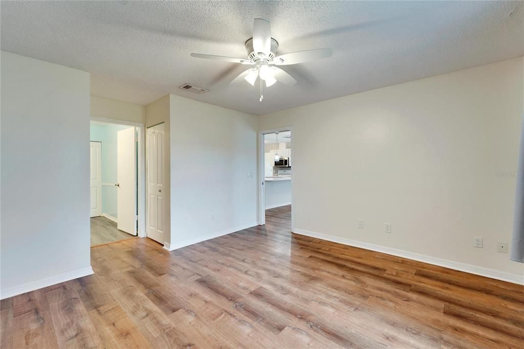 出租: $2,100 (2 贝兹, 2 浴室, 1620 平方英尺)