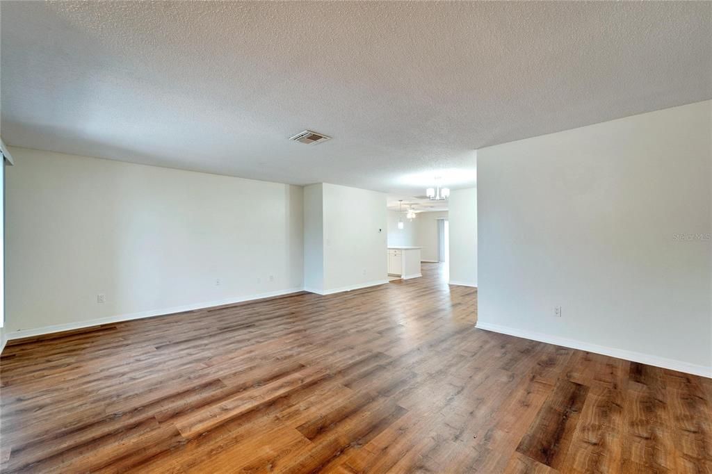 出租: $2,100 (2 贝兹, 2 浴室, 1620 平方英尺)