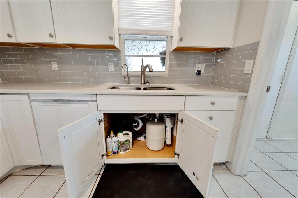 出租: $2,100 (2 贝兹, 2 浴室, 1620 平方英尺)