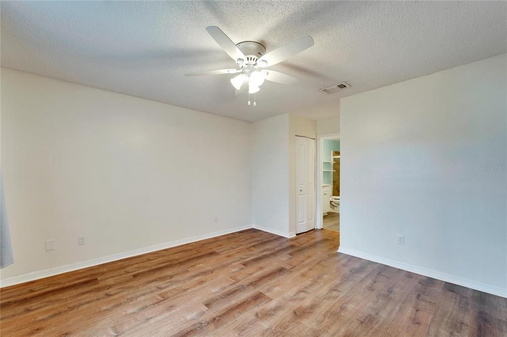 出租: $2,100 (2 贝兹, 2 浴室, 1620 平方英尺)