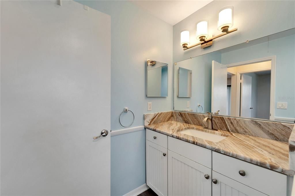 出租: $2,100 (2 贝兹, 2 浴室, 1620 平方英尺)