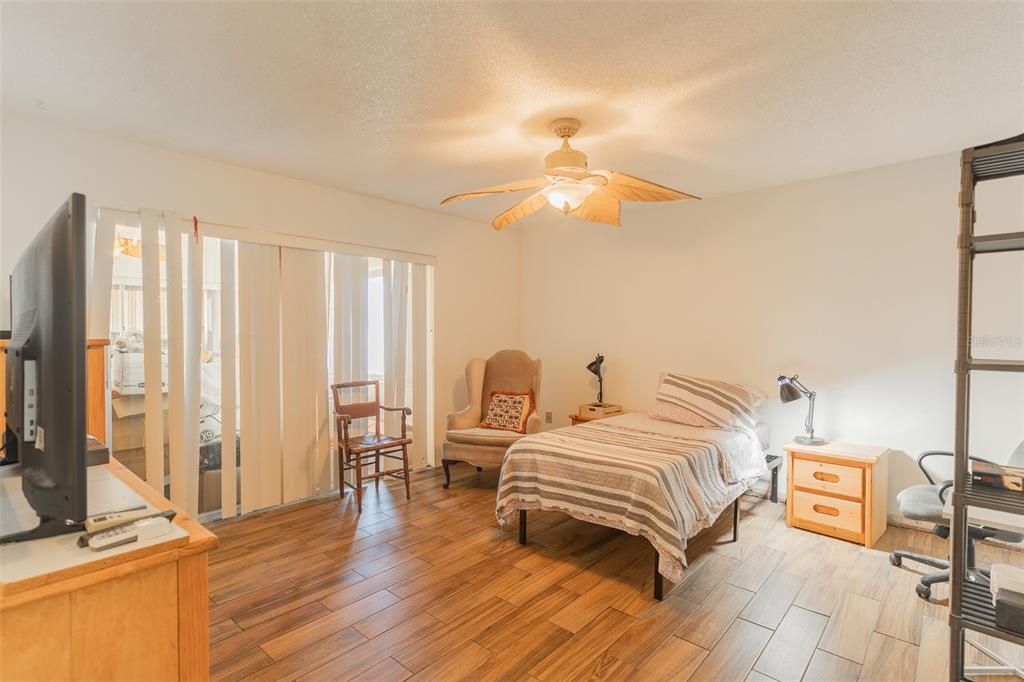 En Venta: $229,990 (3 camas, 2 baños, 1896 Pies cuadrados)