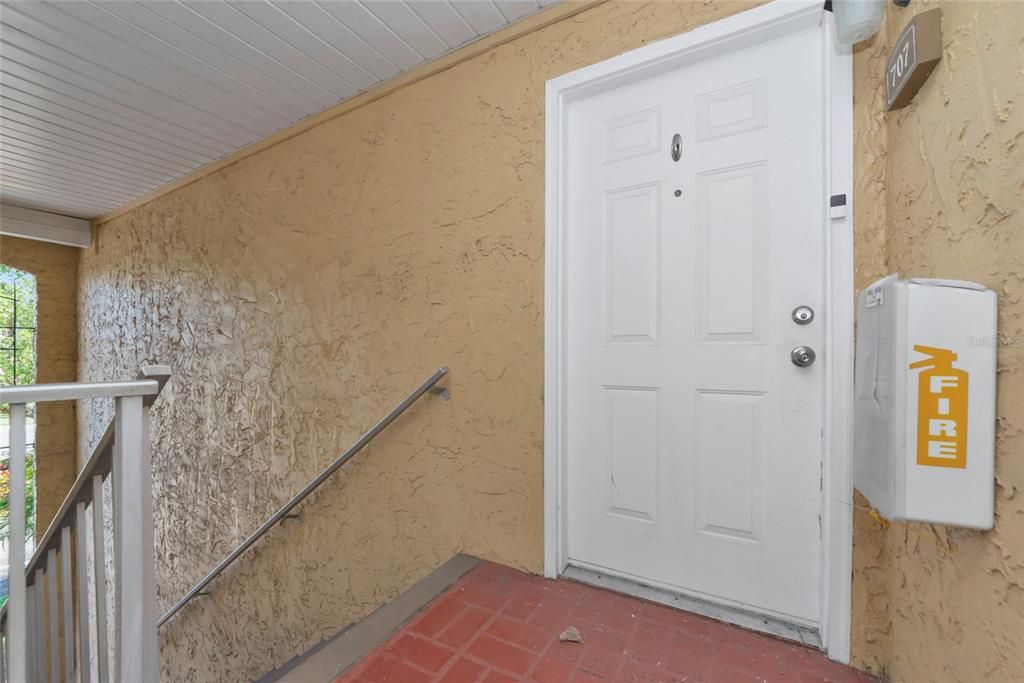 Active With Contract: $155,000 (2 beds, 2 baths, 1049 Square Feet)