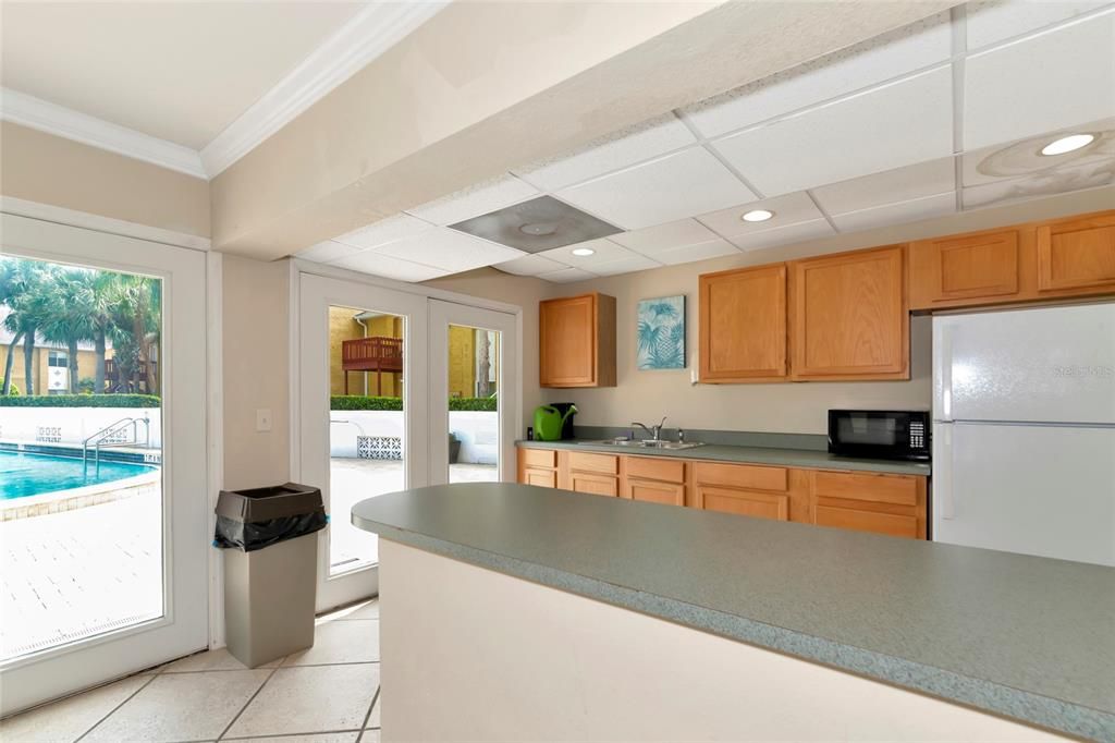 Active With Contract: $155,000 (2 beds, 2 baths, 1049 Square Feet)