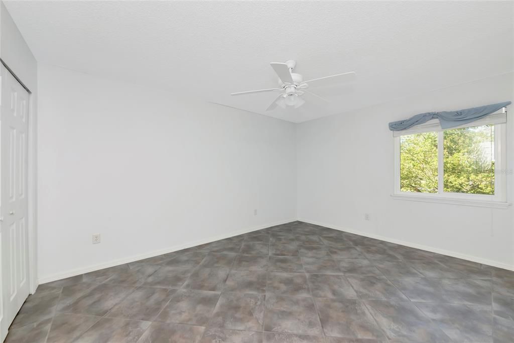 Active With Contract: $155,000 (2 beds, 2 baths, 1049 Square Feet)