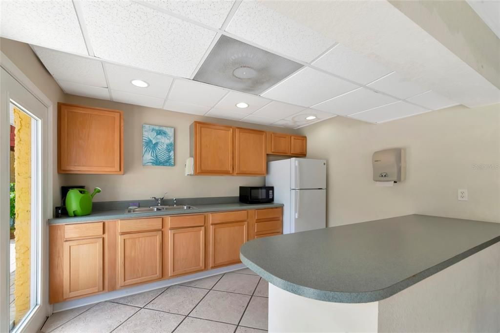 Active With Contract: $155,000 (2 beds, 2 baths, 1049 Square Feet)