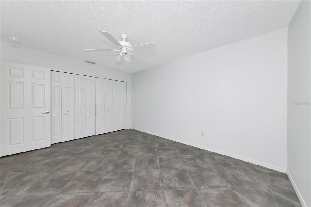 Active With Contract: $155,000 (2 beds, 2 baths, 1049 Square Feet)