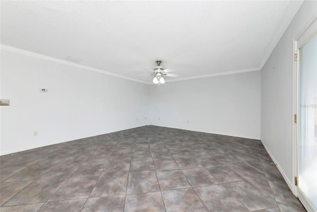 Active With Contract: $155,000 (2 beds, 2 baths, 1049 Square Feet)
