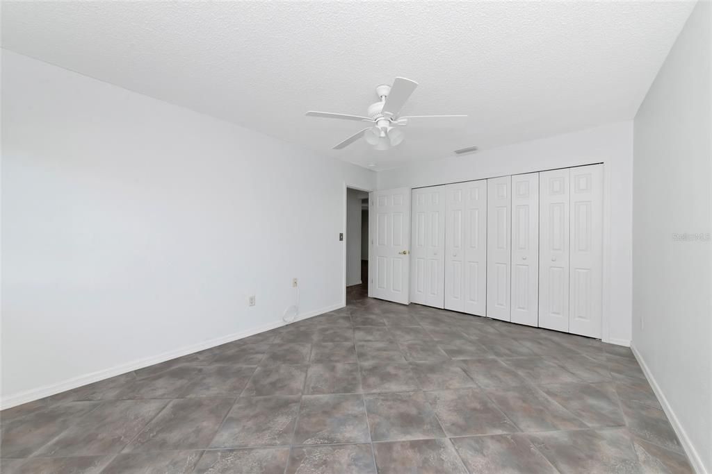 Active With Contract: $155,000 (2 beds, 2 baths, 1049 Square Feet)