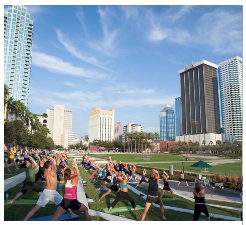 For Sale: $2,035,000 (2 beds, 2 baths, 1697 Square Feet)