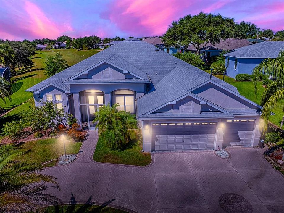 Activo con contrato: $445,000 (3 camas, 2 baños, 2866 Pies cuadrados)