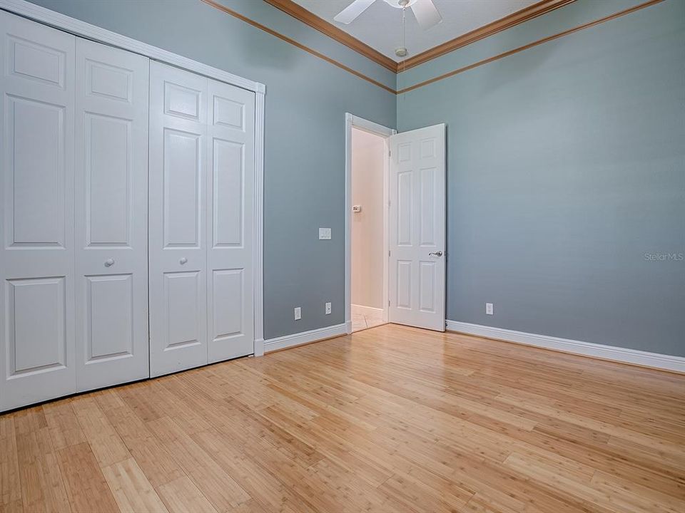 Activo con contrato: $445,000 (3 camas, 2 baños, 2866 Pies cuadrados)