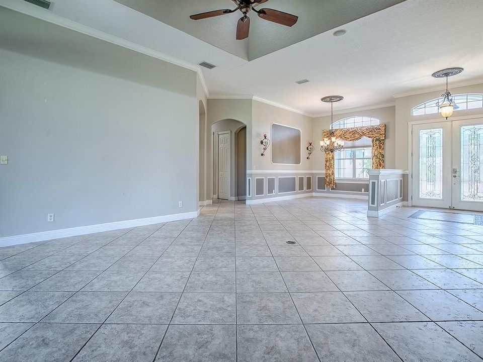 Activo con contrato: $445,000 (3 camas, 2 baños, 2866 Pies cuadrados)