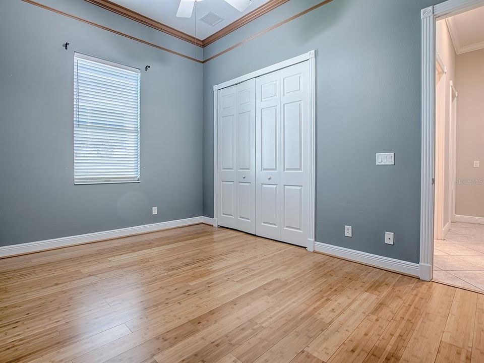 Activo con contrato: $445,000 (3 camas, 2 baños, 2866 Pies cuadrados)