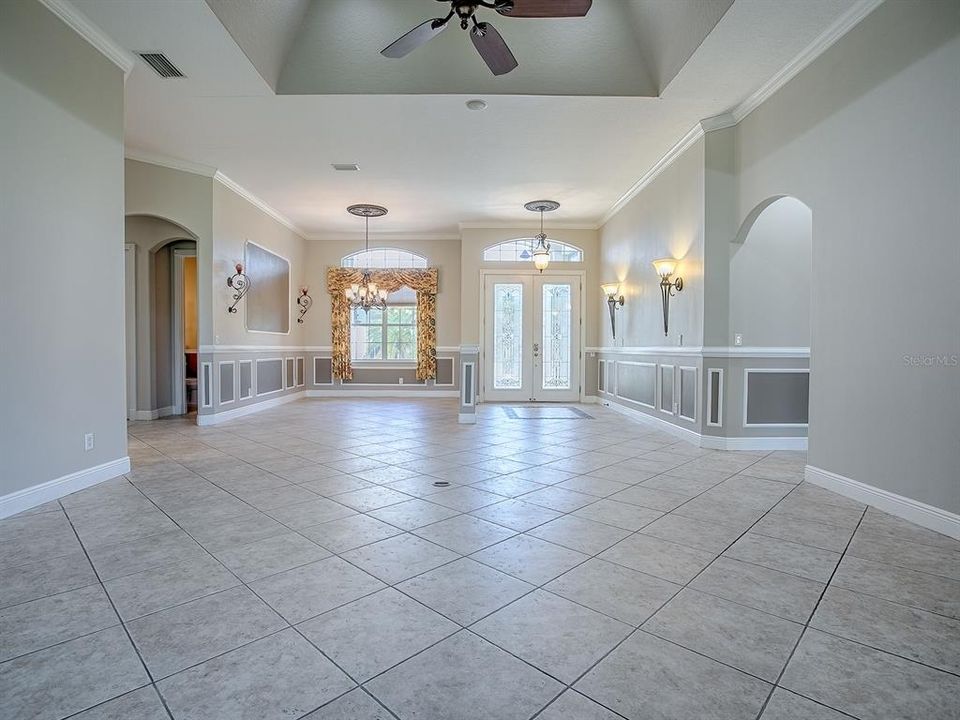 Activo con contrato: $445,000 (3 camas, 2 baños, 2866 Pies cuadrados)