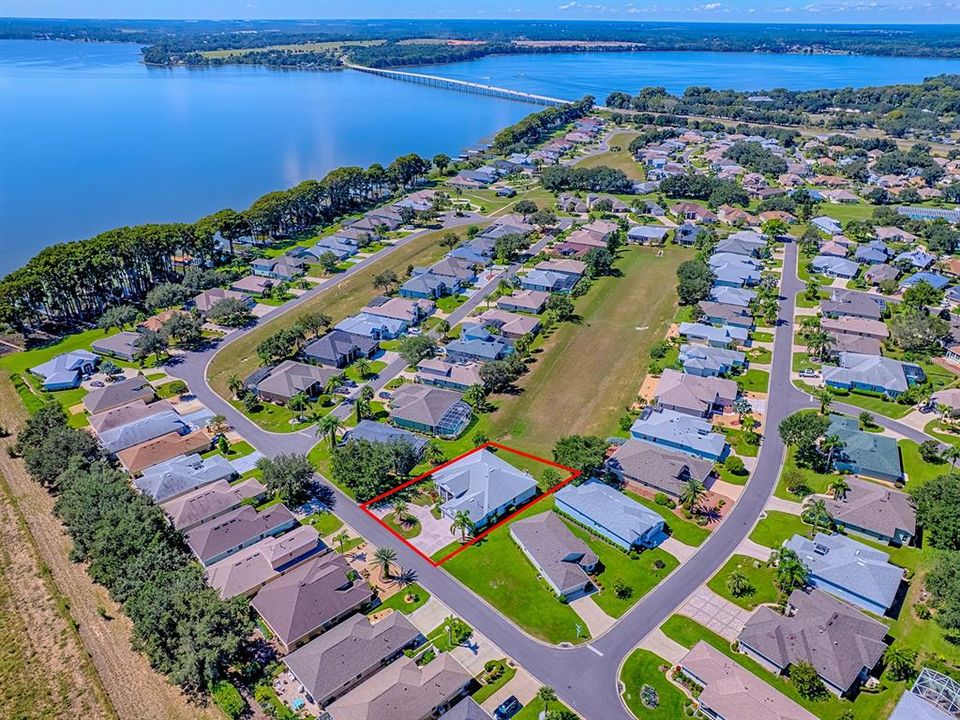 Activo con contrato: $445,000 (3 camas, 2 baños, 2866 Pies cuadrados)