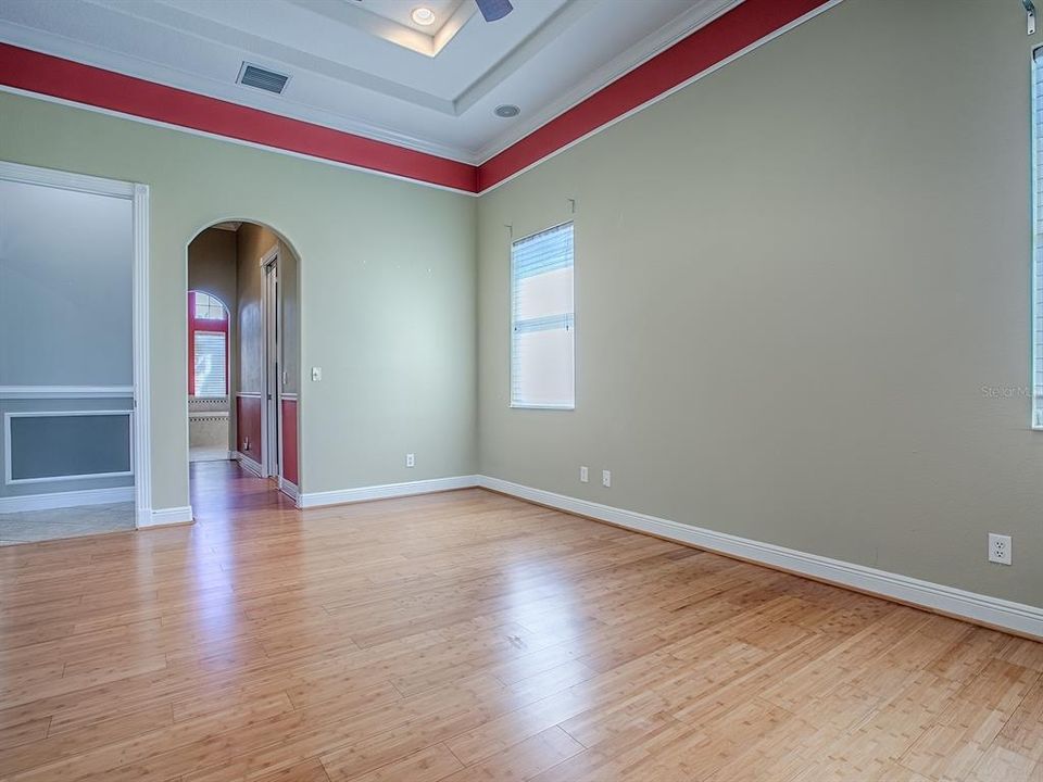 Activo con contrato: $445,000 (3 camas, 2 baños, 2866 Pies cuadrados)