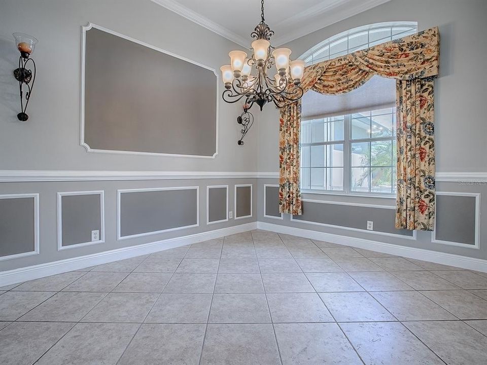 Activo con contrato: $445,000 (3 camas, 2 baños, 2866 Pies cuadrados)