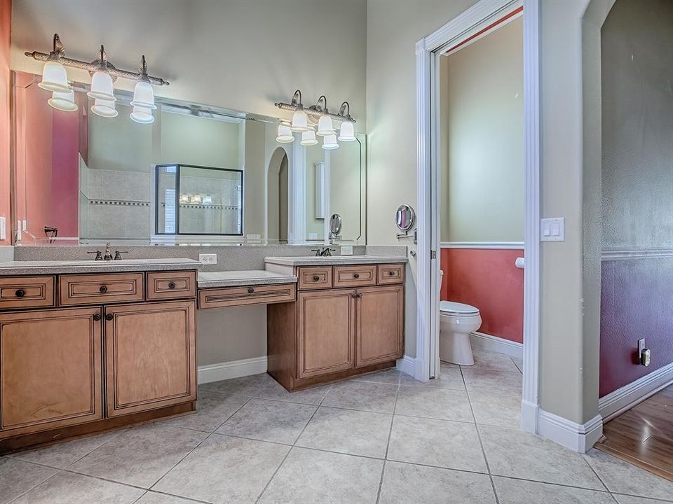 Activo con contrato: $445,000 (3 camas, 2 baños, 2866 Pies cuadrados)