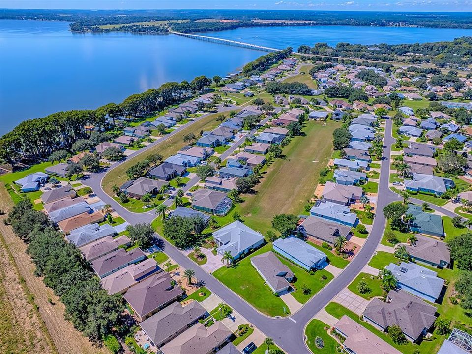 Activo con contrato: $445,000 (3 camas, 2 baños, 2866 Pies cuadrados)