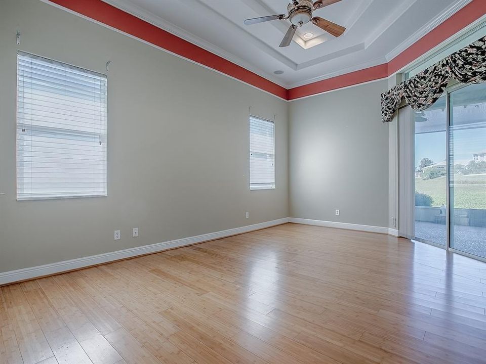 Activo con contrato: $445,000 (3 camas, 2 baños, 2866 Pies cuadrados)